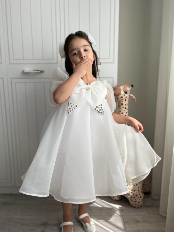 Kız Çocuk Kırık Beyaz Fiyonk Yaka Doğum Günü Elbisesi, Işıltılı VIP Parti Abiye Elbise + Toka