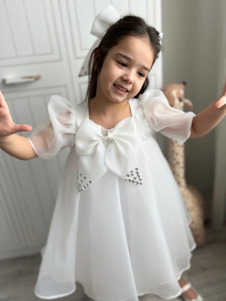 Kız Çocuk Kırık Beyaz Fiyonk Yaka Doğum Günü Elbisesi, Işıltılı VIP Parti Abiye Elbise + Toka