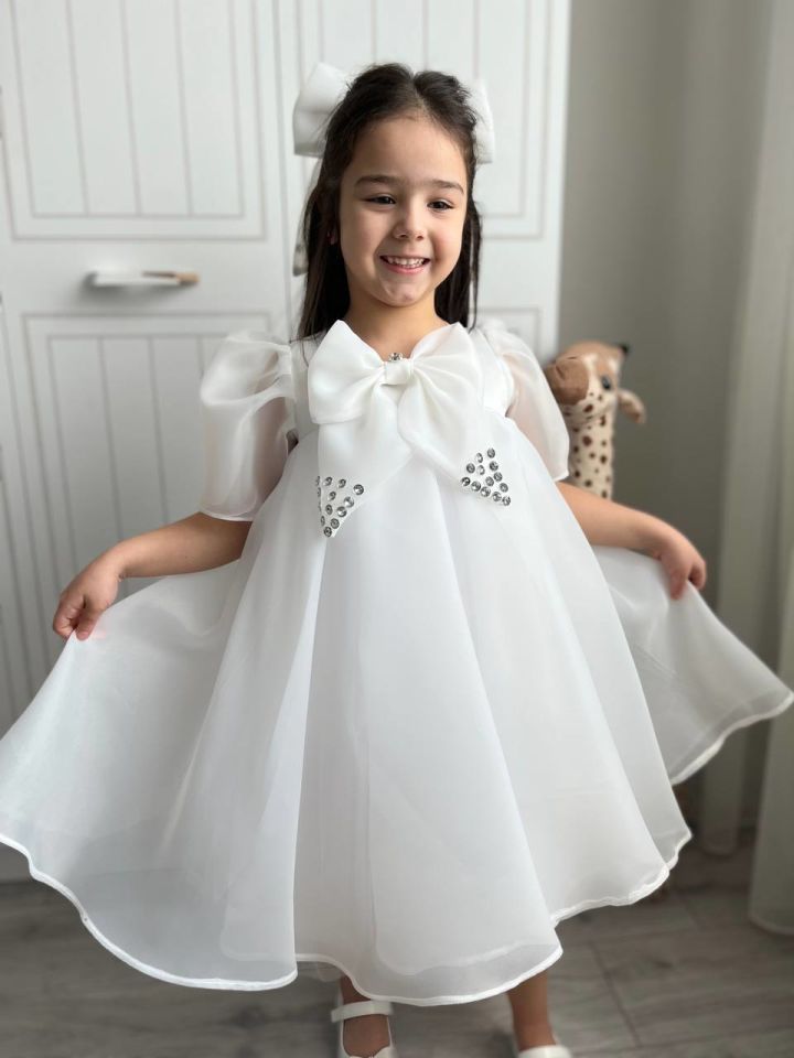 Kız Çocuk Kırık Beyaz Fiyonk Yaka Doğum Günü Elbisesi, Işıltılı VIP Parti Abiye Elbise + Toka