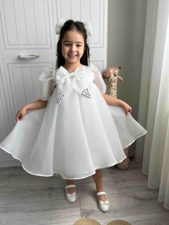 Kız Çocuk Kırık Beyaz Fiyonk Yaka Doğum Günü Elbisesi, Işıltılı VIP Parti Abiye Elbise + Toka