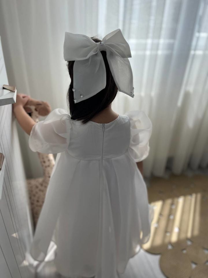 Kız Çocuk Kırık Beyaz Fiyonk Yaka Doğum Günü Elbisesi, Işıltılı VIP Parti Abiye Elbise + Toka