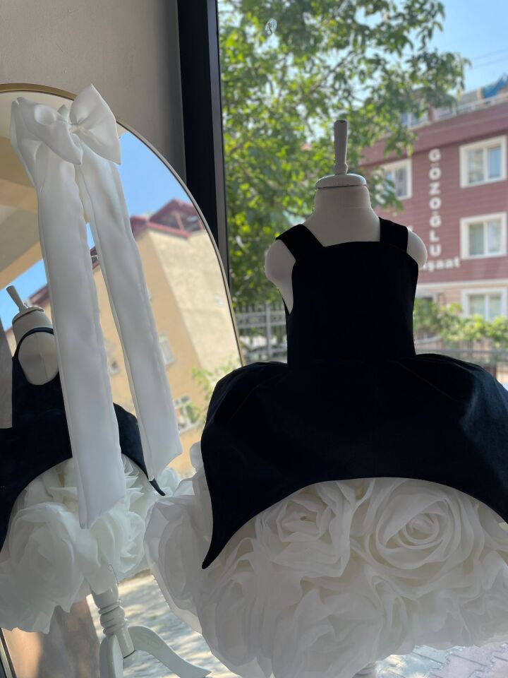 Siyah Beyaz  Kız Çocuk Eteği Gül Motifli Kabarık Özel Tasarım Davet Elbisesi