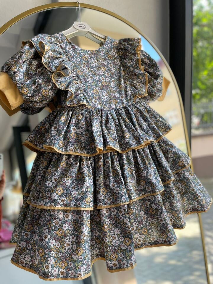 Sarı Çiçekli Poplin Eteği Katlı Vintage Kız Çocuk Elbisesi  (%100 Pamuk )