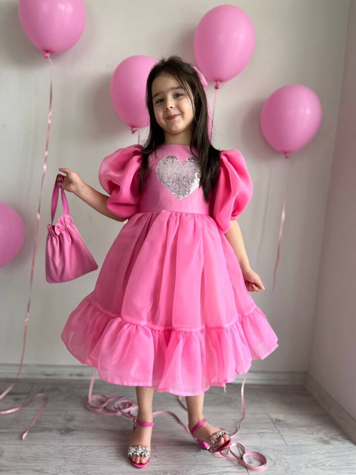 Kız Çocuk Pembe Kalp ve Fırfır Detaylı Karolin Prenses Doğum Günü Abiye Elbise + Çanta+ Toka