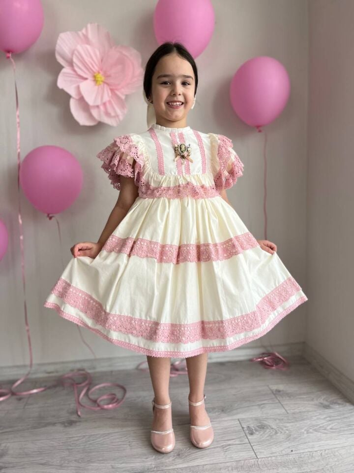 Kız Çocuk Pembe Pamuk Güpür ve Kumaş Detaylı Vintage Özel Doğum Günü Prenses Abiye Elbise+Toka