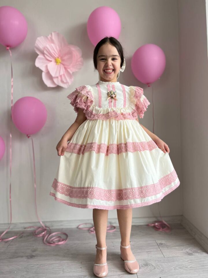 Kız Çocuk Pembe Pamuk Güpür ve Kumaş Detaylı Vintage Özel Doğum Günü Prenses Abiye Elbise+Toka