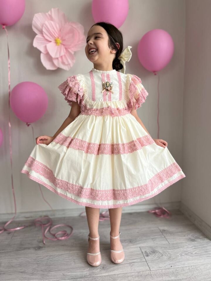 Kız Çocuk Pembe Pamuk Güpür ve Kumaş Detaylı Vintage Özel Doğum Günü Prenses Abiye Elbise+Toka