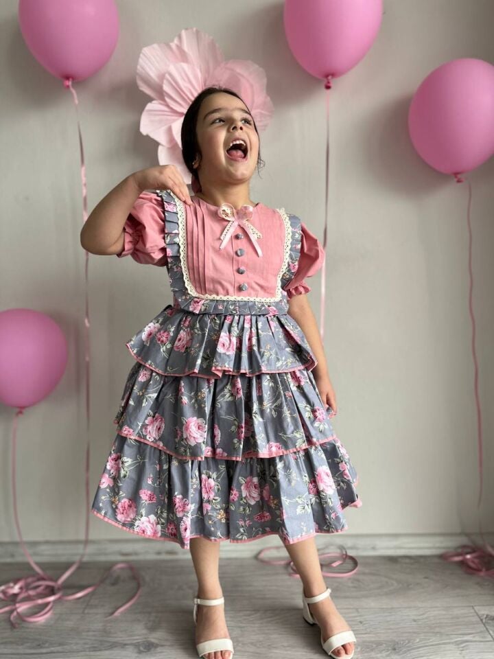 Pembe Gri Çiçekli Kız Çocuk Vintage Eteği Katlı Natural Ham Pamuk Doğum Günü Cosplay Elbise + Toka