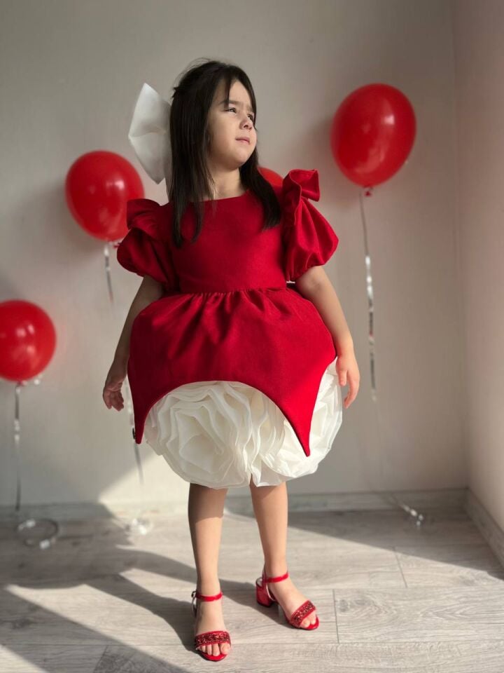 Kırmızı Kadife Eteği Beyaz Gül Motifli Özel Tasarım Kız Çocuk Abiye Doğum Günü Elbisesi +Toka