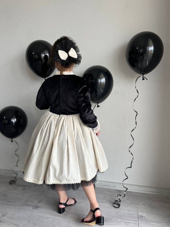 Kız Çocuk Premium Deluxe Siyah Kadife Bağcıklı Yelek Detaylı Özel Gün Cosplay Elbisesi + Toka