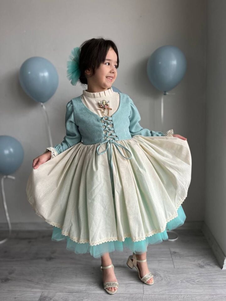 Kız Çocuk Premium Deluxe Su Yeşili Bağcıklı Yelek Detaylı Özel Gün Cosplay Elbisesi + Toka