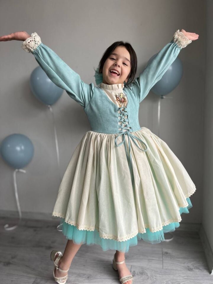 Kız Çocuk Premium Deluxe Su Yeşili Bağcıklı Yelek Detaylı Özel Gün Cosplay Elbisesi + Toka